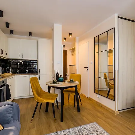 Shortstaypoland Chlodna B168 Апартаменты *