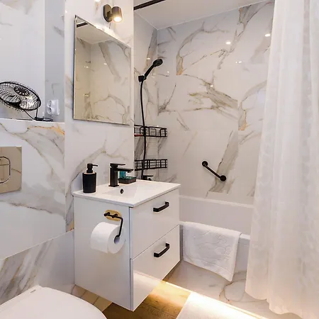 Shortstaypoland Chlodna B168 Apartman Varsó